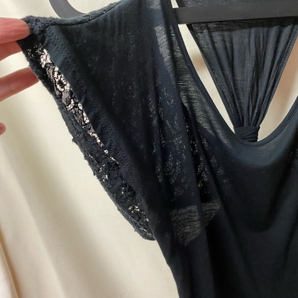 Sexy black cut out top, gather in the back. Lace short / cap sleeves. - Picture 2 of 7